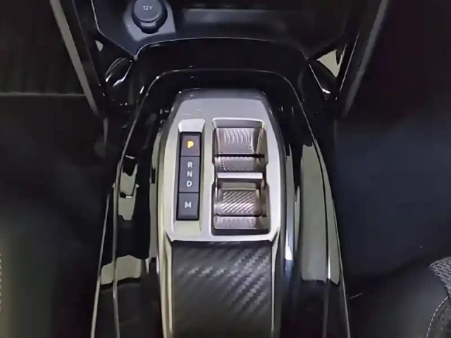 Peugeot 208 hybrid 110 e-dcs6 — photo 36