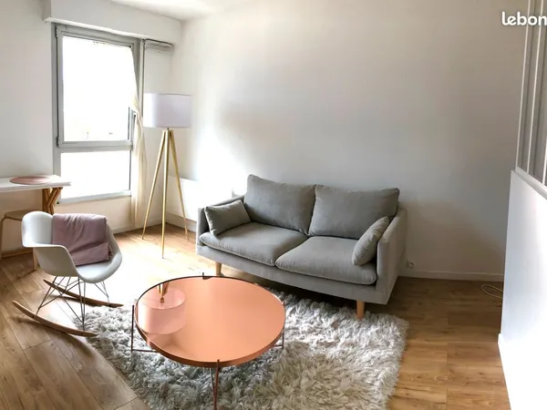 Studio meublé de 27 m² - lumineux, calme et idéalement situé à Charenton-Écoles
