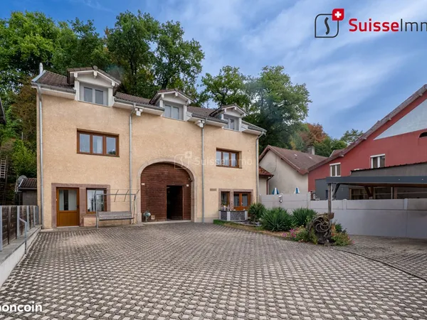 Maison 8 pièces 239 m²