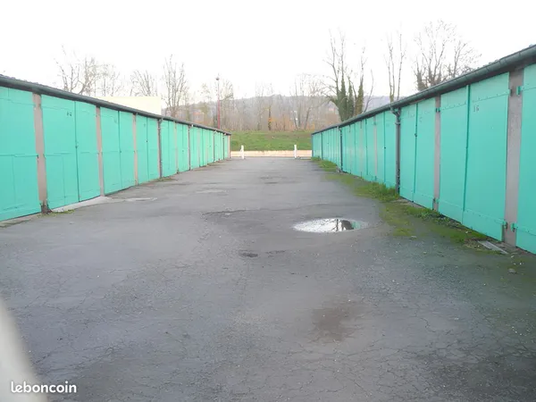 Parking/box 1 pièce 11 m²