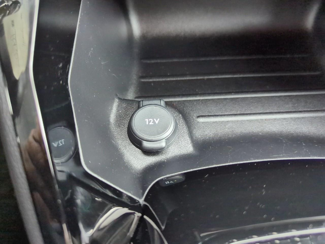 Peugeot 2008 puretech 130 s&s eat8 allure — photo 27
