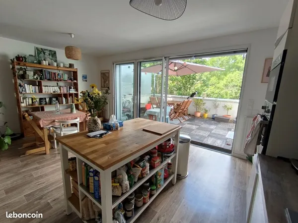 Appartement - 4 pièces- 81m2 - quartier Mairie/ Place du 14 juillet