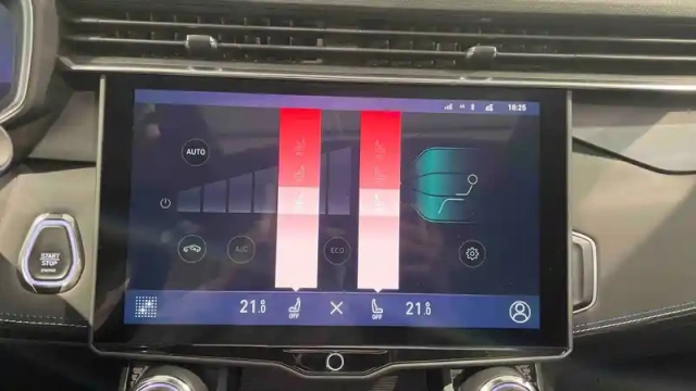 Lynk&Amp;Co 01 1.5 phev 261 ch dcth7 — photo 18