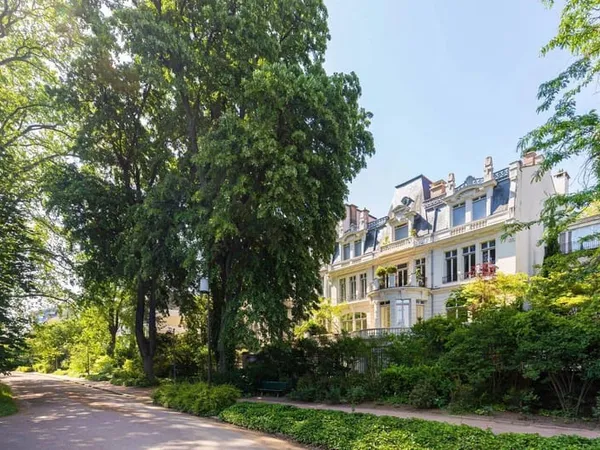 Appartement 6 pièces 205 m²