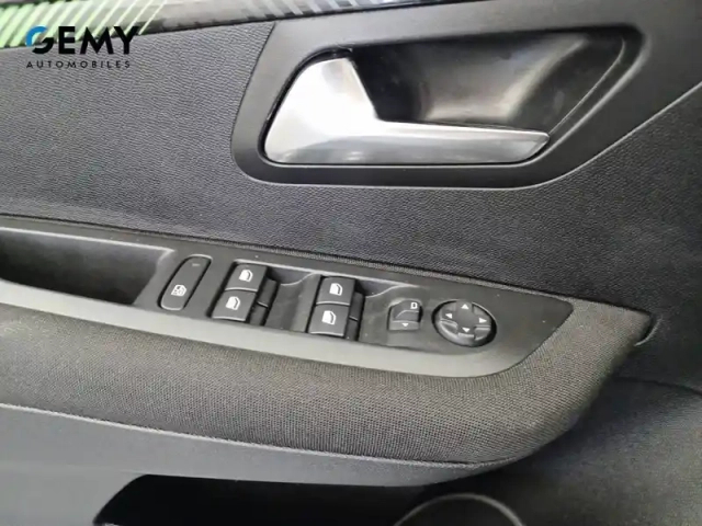 Peugeot 208 hybrid 100 e-dcs6 — photo 16