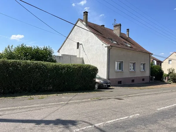 Sur les hauteurs, au calme, charmante maison deux appartemen