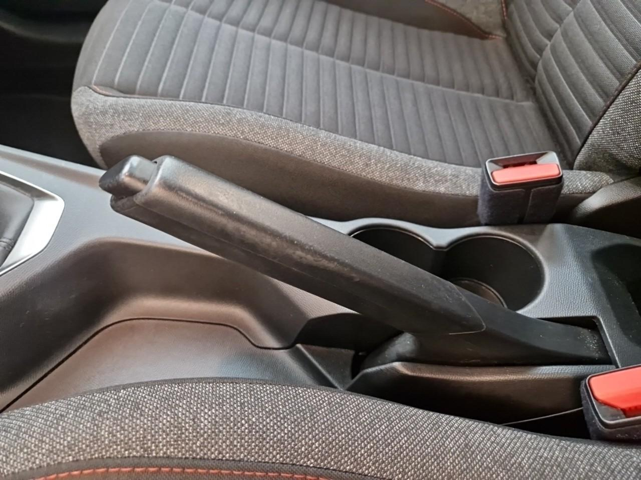 Peugeot 208 puretech 75 s&s bvm5 active business — photo 18