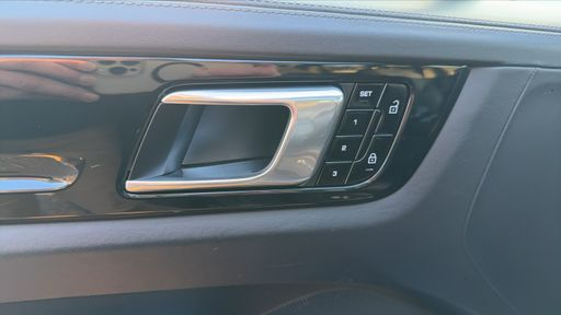 Porsche Cayenne 3.0 V6 e-Hybrid AWD 462 - N/A – 2020 – 177000 km – Hybride essence – Boîte Automatique — photo 17
