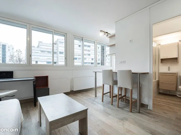 Studio meublé gratte ciel