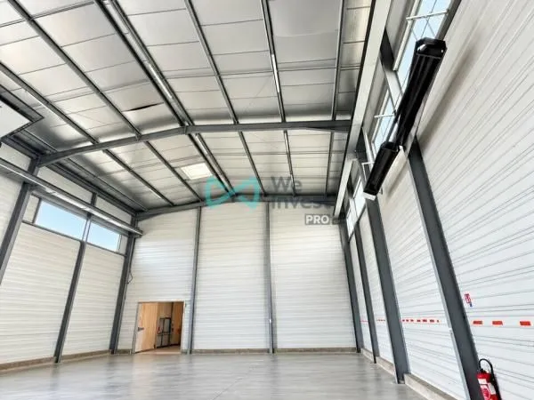 Local d'activité 2 000 m²