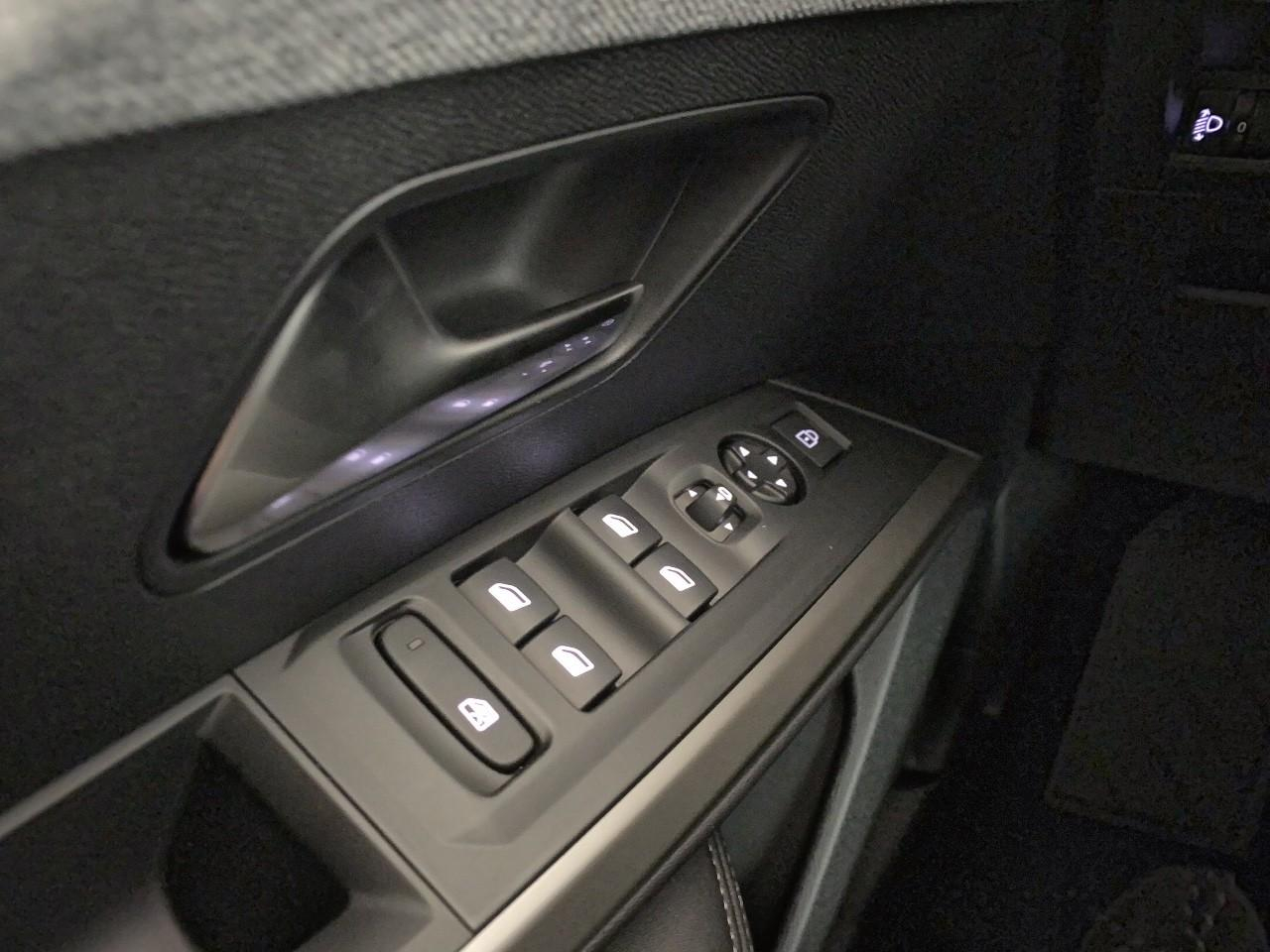 Peugeot 5008 hybrid 145 ch e-dcs6 allure — photo 20