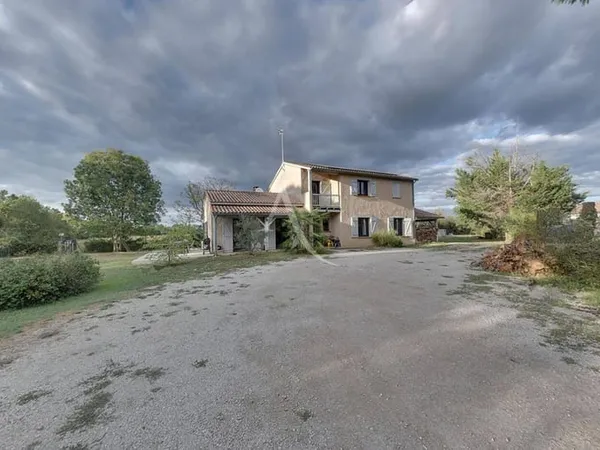 Maison 9 pièces 165 m²