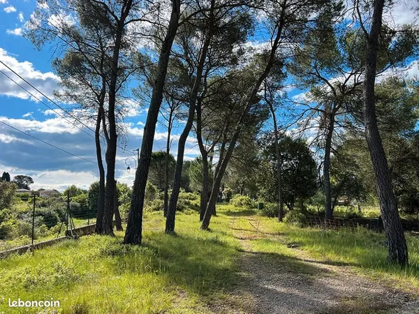 Terrain 900 m² Guzargues