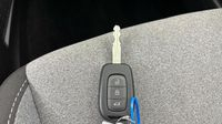 Renault Clio 1.5 Blue dCi 100ch Evolution - 24 — photo 16