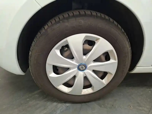 Renault Zoé zoe r110 — photo 16