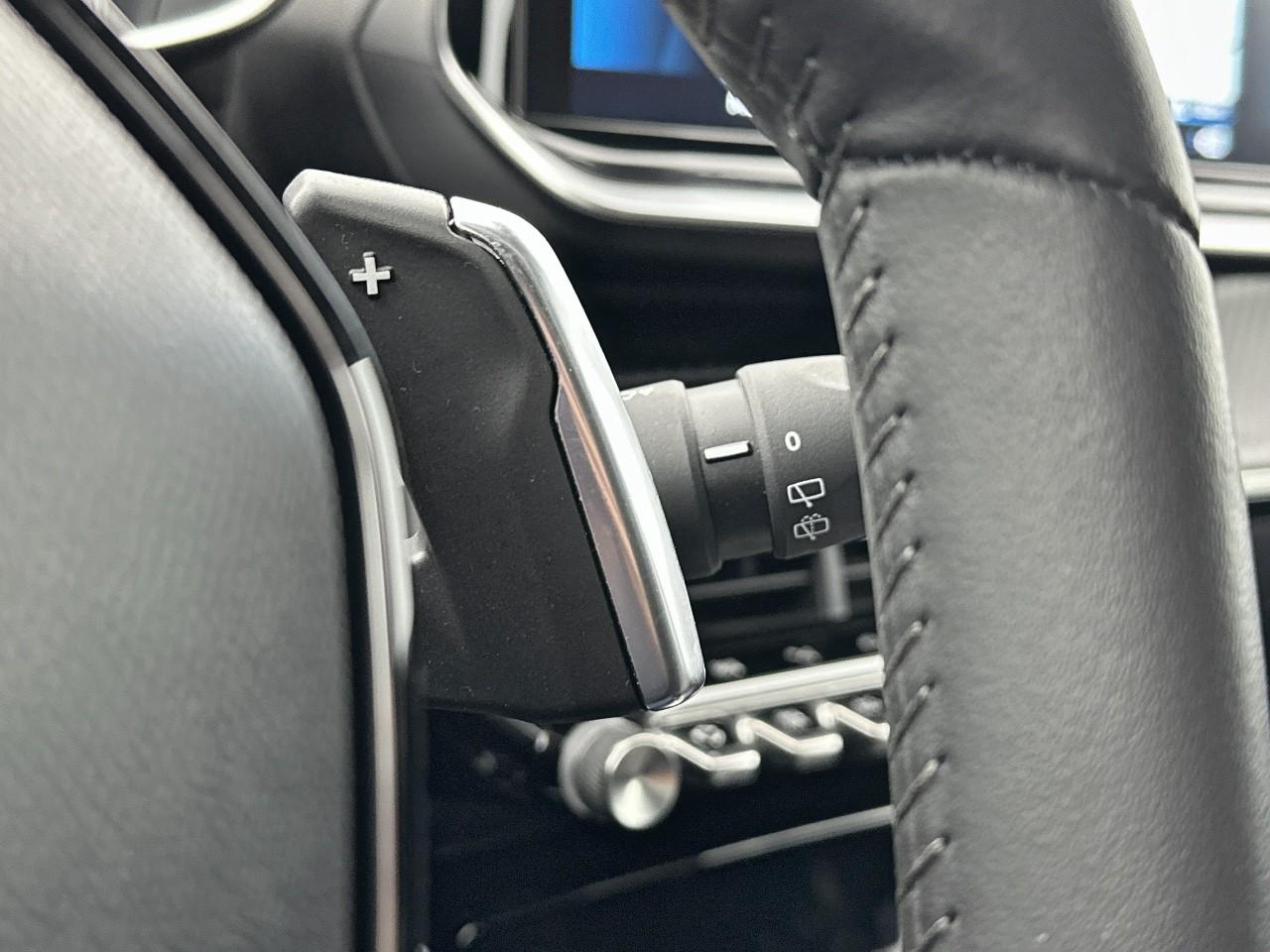 Peugeot 208 puretech 100 s&s eat8 allure pack — photo 20