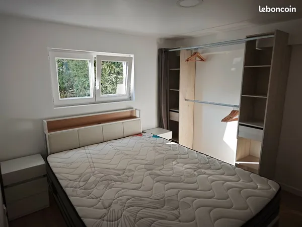 Appartement F2 35m2 meublé, charges comprises (eau, elec, internet, etc), rez de jardin, parking