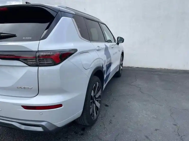 Mitsubishi Outlander 2.4 mivec phev 306 4wd instyle — photo 20