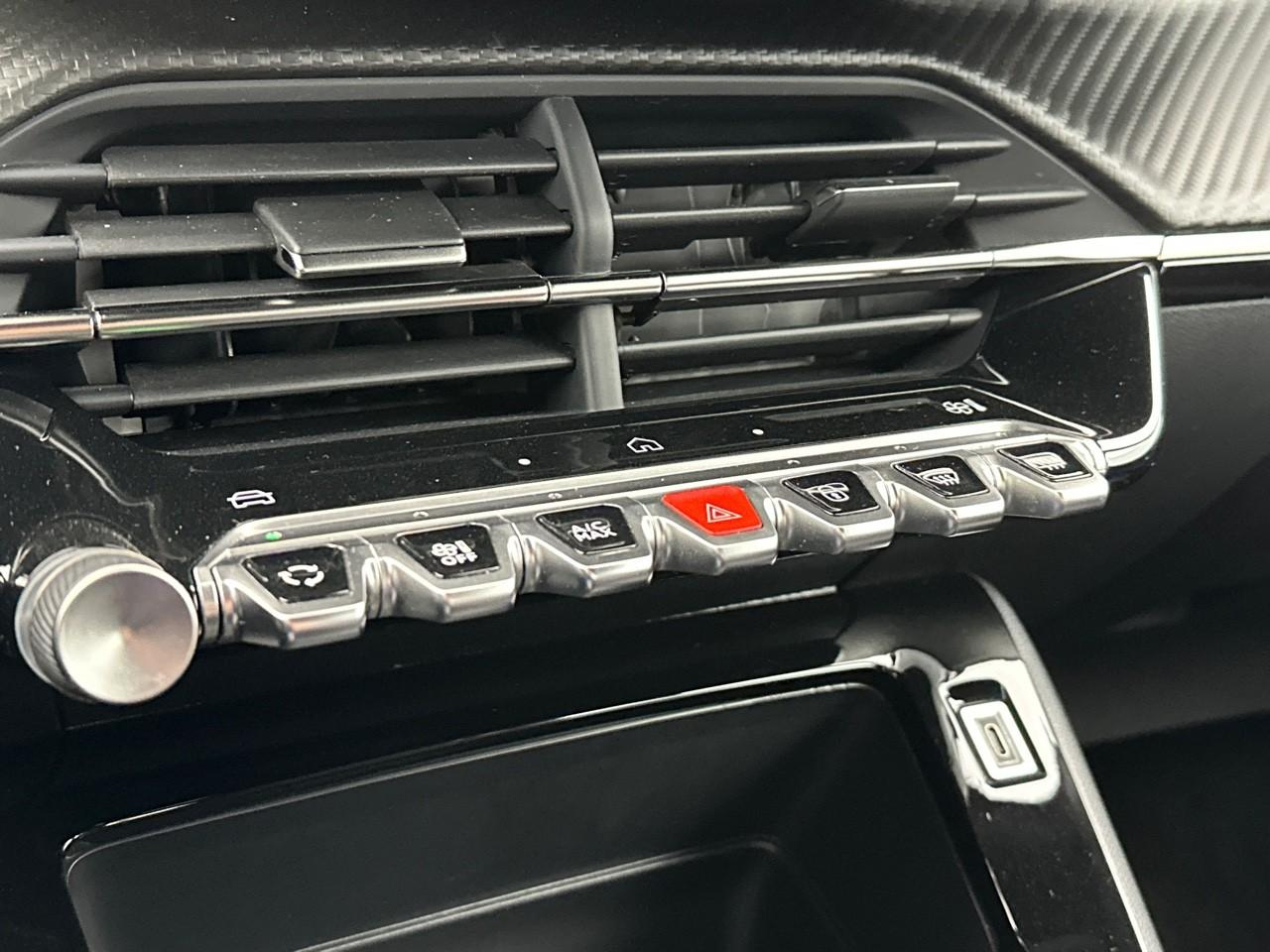 Peugeot 2008 100 s&s bvm6 style — photo 26