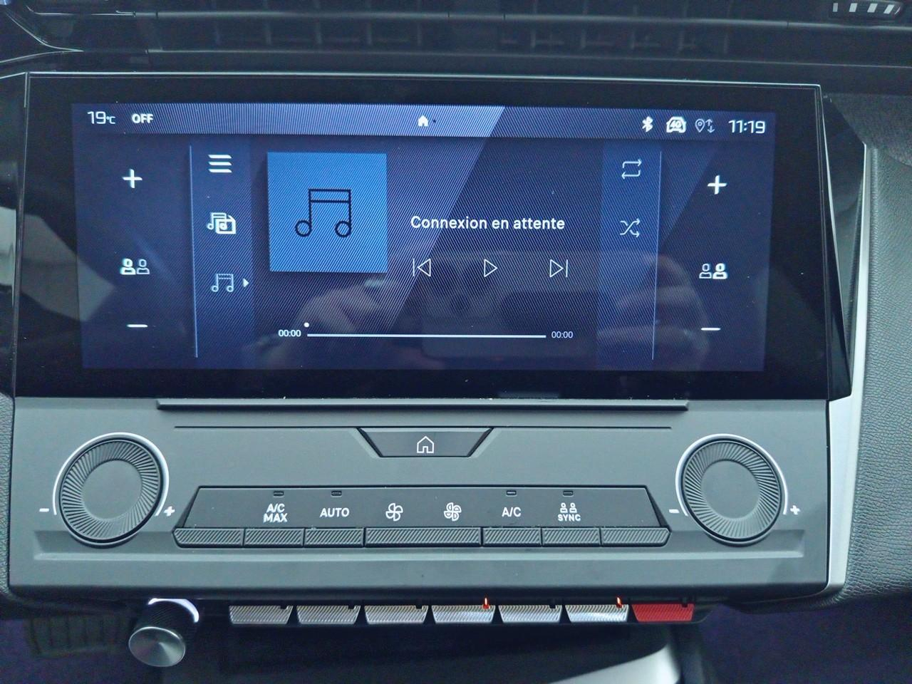 Peugeot 308 sw phev 180 e-eat8 allure — photo 11