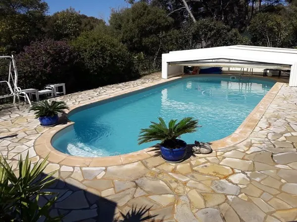 Vends maison avec piscine