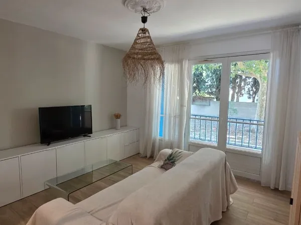 Appartement T4 meublé 65 m², 3 chambres, balcon et parking à Beausoleil