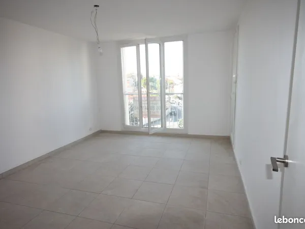 T4 13011 LA GROGNARDE en parfait état