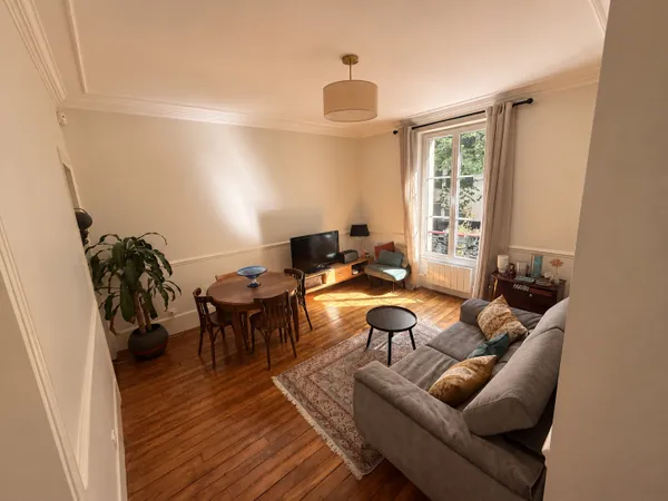 Paris 15 Élégant 3 pièces traversant de 60m2 entièrement rénové