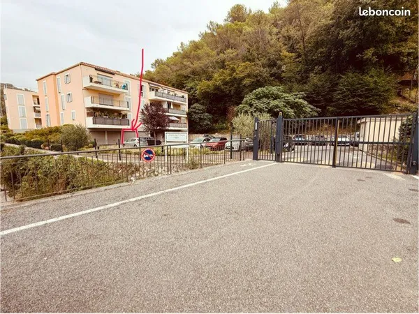 Garage fermé 14m2