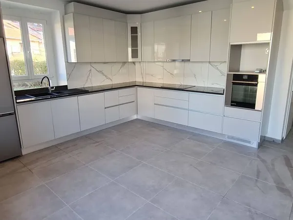 Appartement T3 rénové de 90 m² - Valleiry