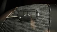 Peugeot 208 1.2 Hybrid 145ch Allure e-DCS6 — photo 16