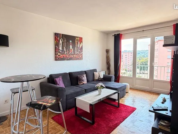 Spacieux T2 sur Billere avec balcons et parking