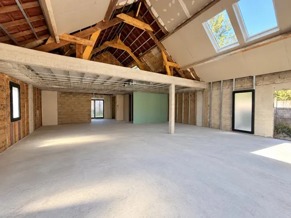 Local commercial 203 m²