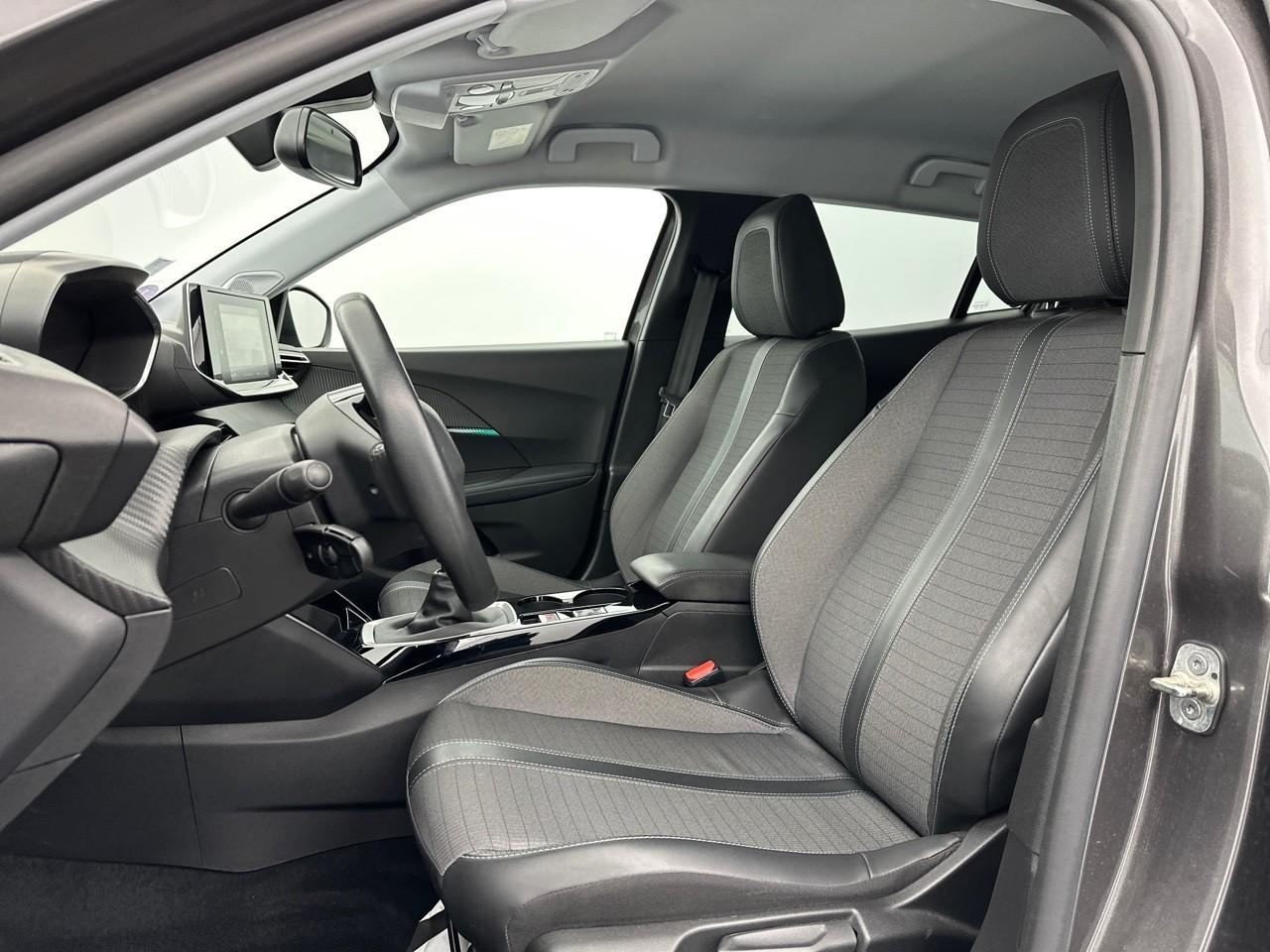 Peugeot 2008 puretech 100 s&s bvm6 allure — photo 10