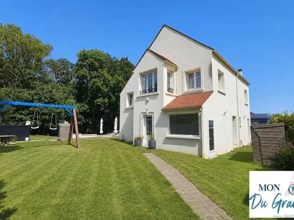 Maison 7 pièces 215 m²