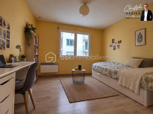 STUDIO 17,40 M² - NANTES CENTRE - QUARTIER MADELEINE / CHAMP-DE-MARS - PARKING PRIVATIF ABRITÉ- À DE