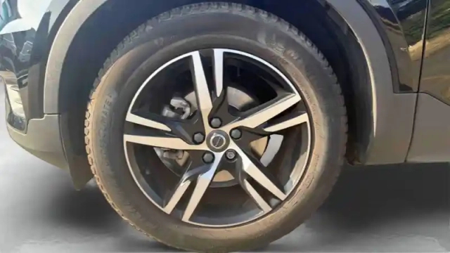 Volvo Xc40 t2 129 ch — photo 9