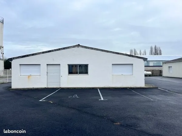 Local bureaux 250 m²