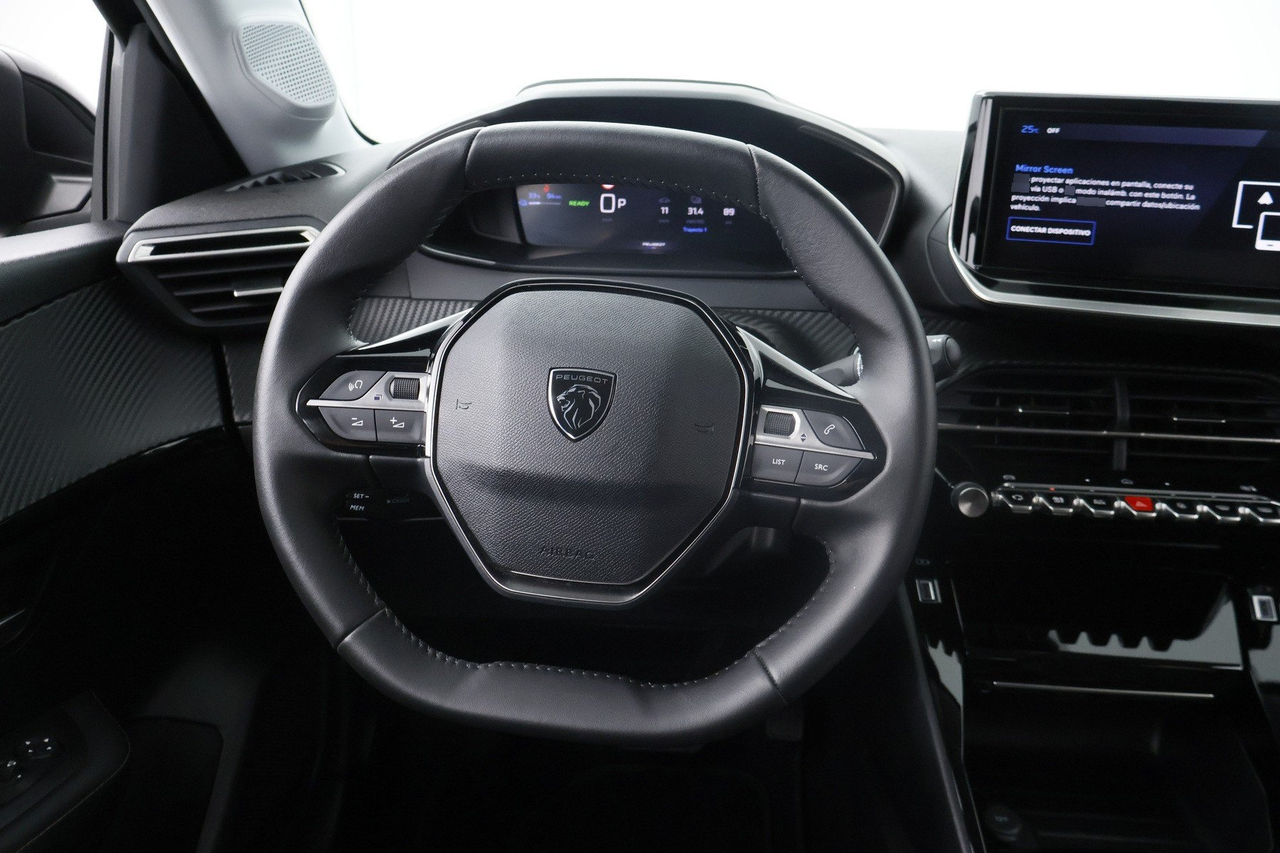 Peugeot 208 — photo 17