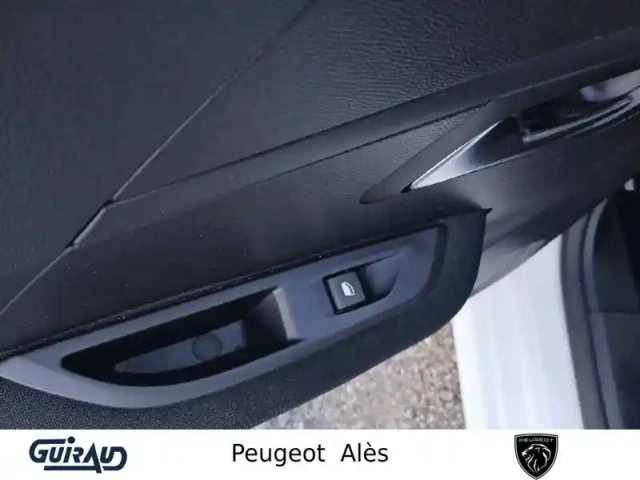 Peugeot 208 puretech 100 s&amp;s bvm6 — photo 12