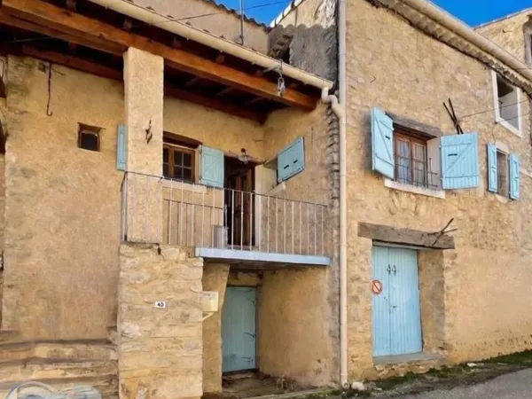 REVEST DU BION - MAISON DE VILLAGE DE 105 M² HABITABLES AVEC JARDIN -