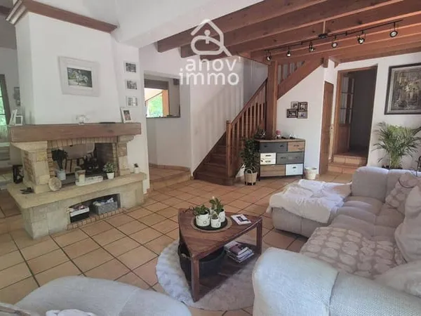 Maison de plain-pied 8 pièces 152 m²
