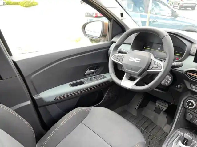 Dacia Sandero eco-g 120 auto — photo 22