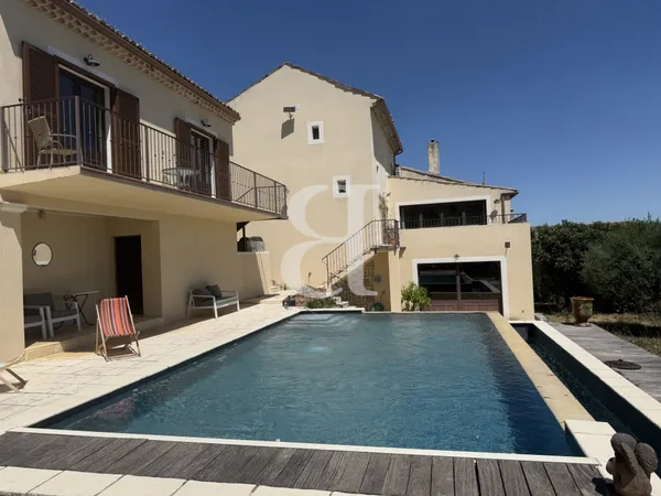 Maison 6 pièces 180 m²