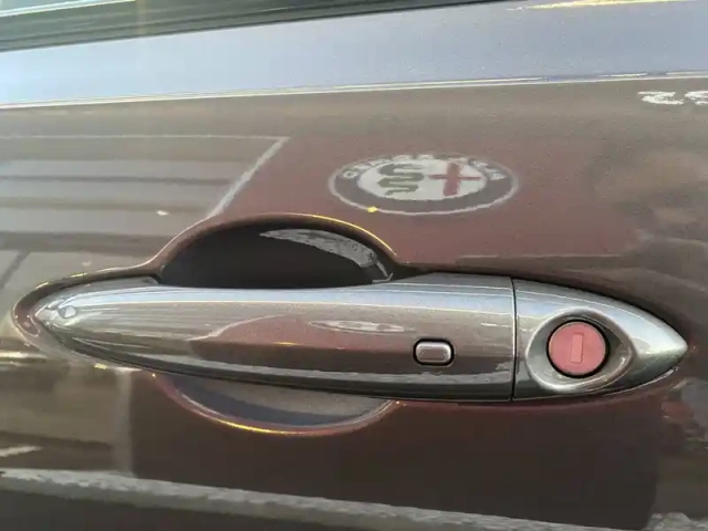 Alfa Romeo Tonale 1.3 hybride rechargeable phev 280ch at6 e-q4 — photo 55