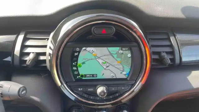 Mini Mini cabriolet cooper 136 ch — photo 8