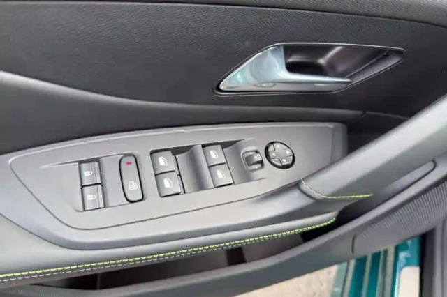 Peugeot 308 electrique 55 kwh 156ch — photo 19