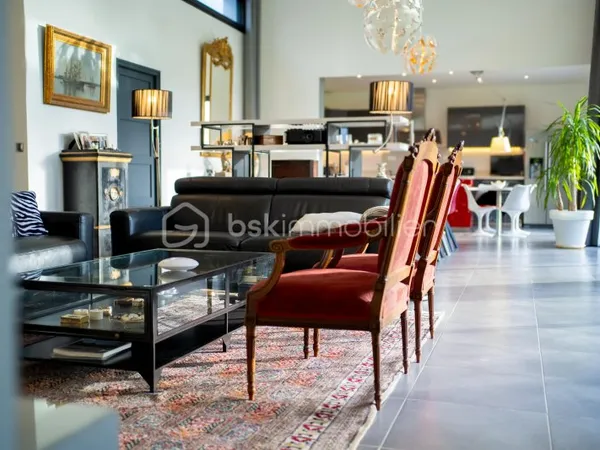 Maison 6 pièces 281 m²
