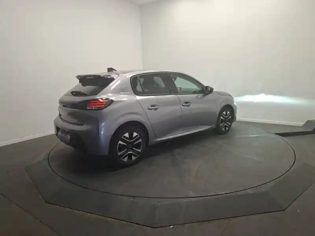 Peugeot 208 hybrid 110 ch e-dcs6 — photo 4