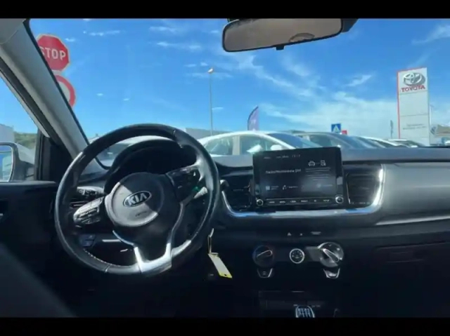 Kia Stonic 1.0 t-gdi 100ch active — photo 9